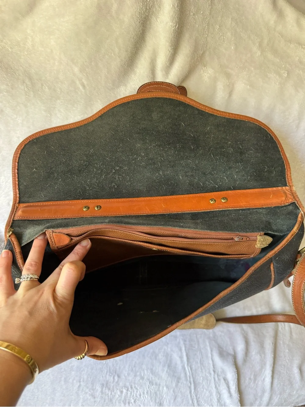 Dooney & Bourke classic black
